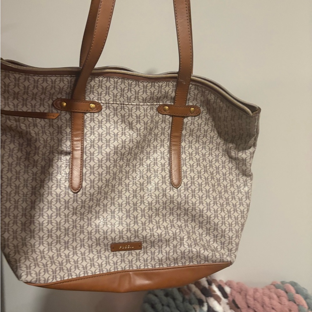Fossil Felicity Tote Signature Bag Brown Beige Leather Trim Carryall Shopper
